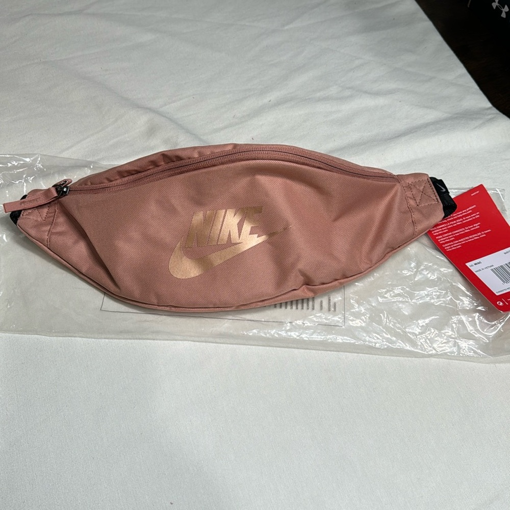 Nike Heritage rose mauve fanny pack/belt bag NWT